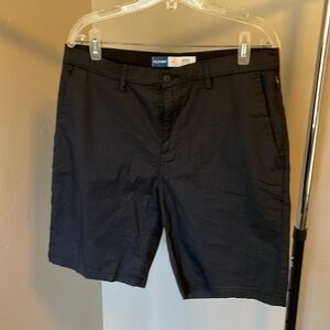 Old Navy blue Ultimate Tech Slim shorts size 34